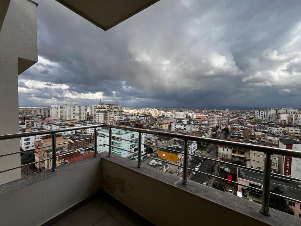 SHITET APARTAMENT 3+1+2 ME DEPO – ZONA ISH FABRIKA E BUKËS / ISH LUX MODA, DURRËS