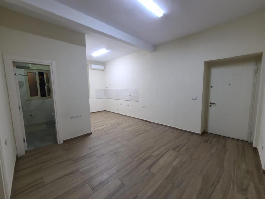 Zyrë me Qera 75 m² te Bulevardi Zogu I