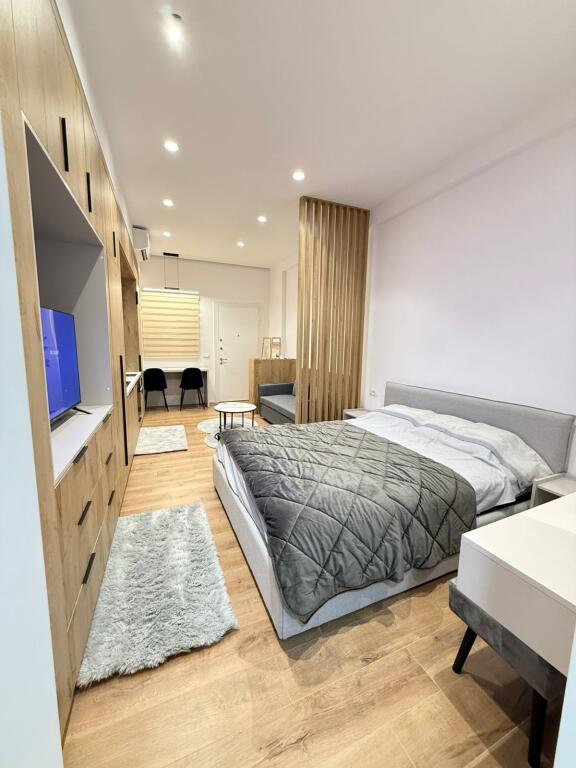 Jepet garsoniere me qira 📍 Fresk, pranë Kompleksit Rafaelo Dajti