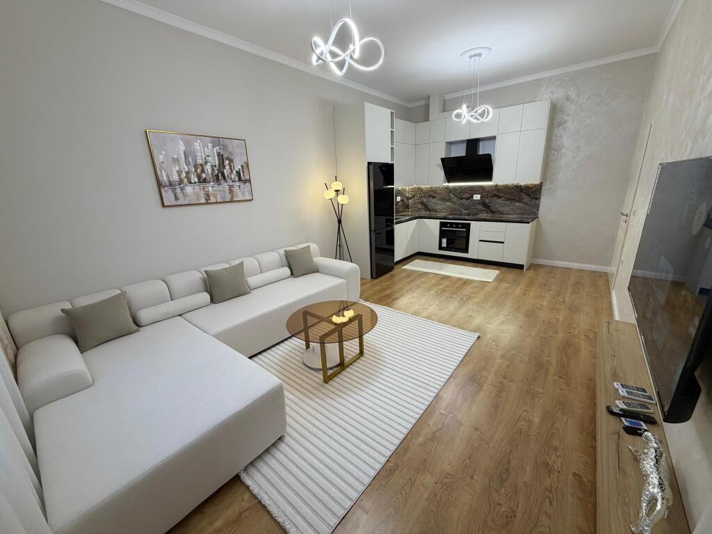 🏡 Shitet apartament 2+1 te Vila L, Astir