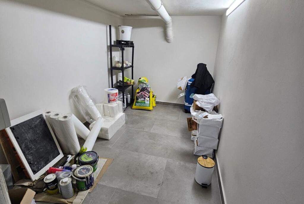 A Vasil Shanto Viene Affittato Locale Commerciale Perfetto Per Attività Estetica!