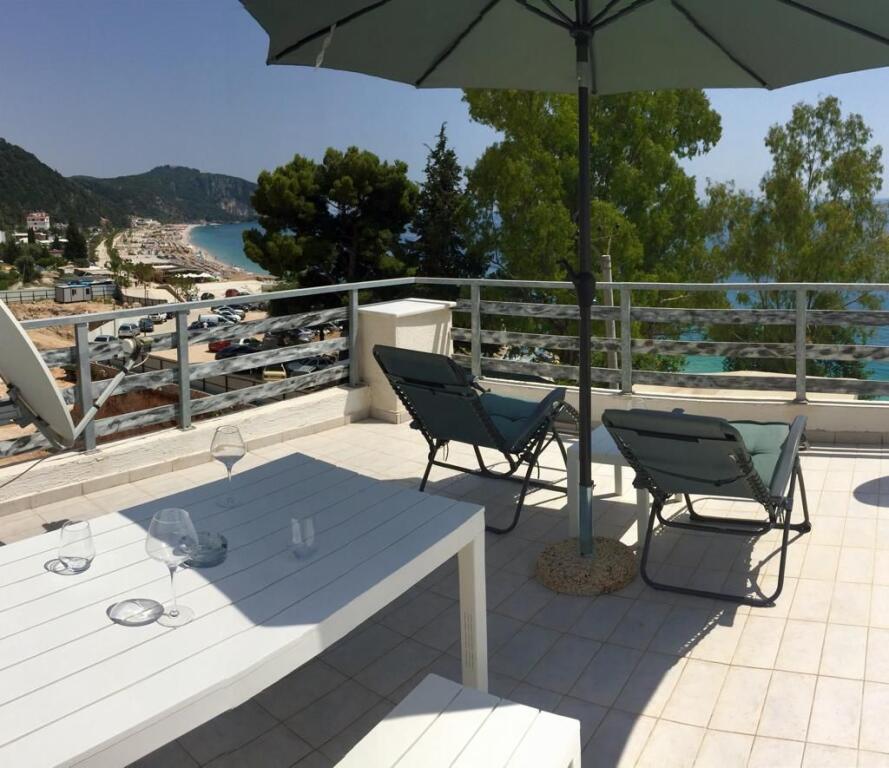 SHITEN 2 GARSONIERE DHERMI 780.000 EURO