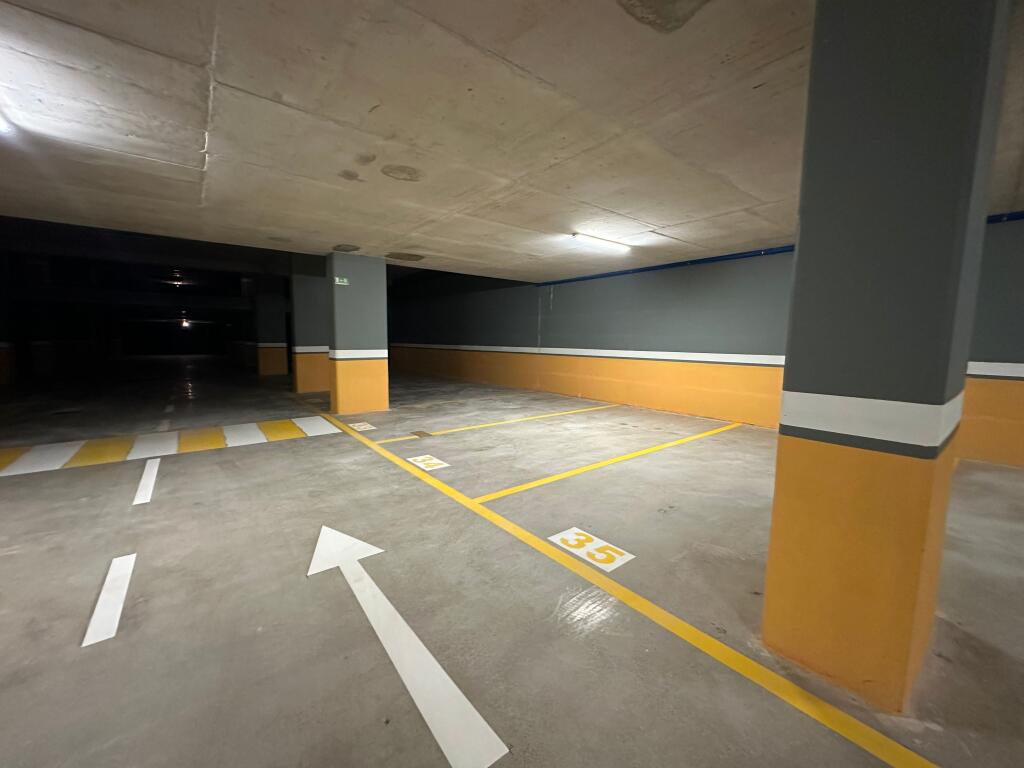 Jepet me Qera Apartament 2+1 + Post Parkimi