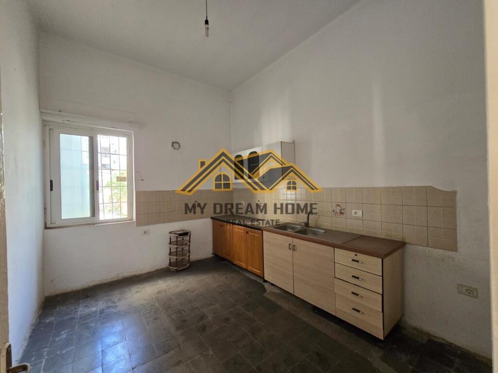 SHITET APARTAMENT 3+1 TEK EFTALI KOCI DURRES!