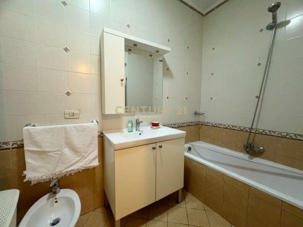 Apartament 2+1 per Qera te RTSH 800 € /Muaj