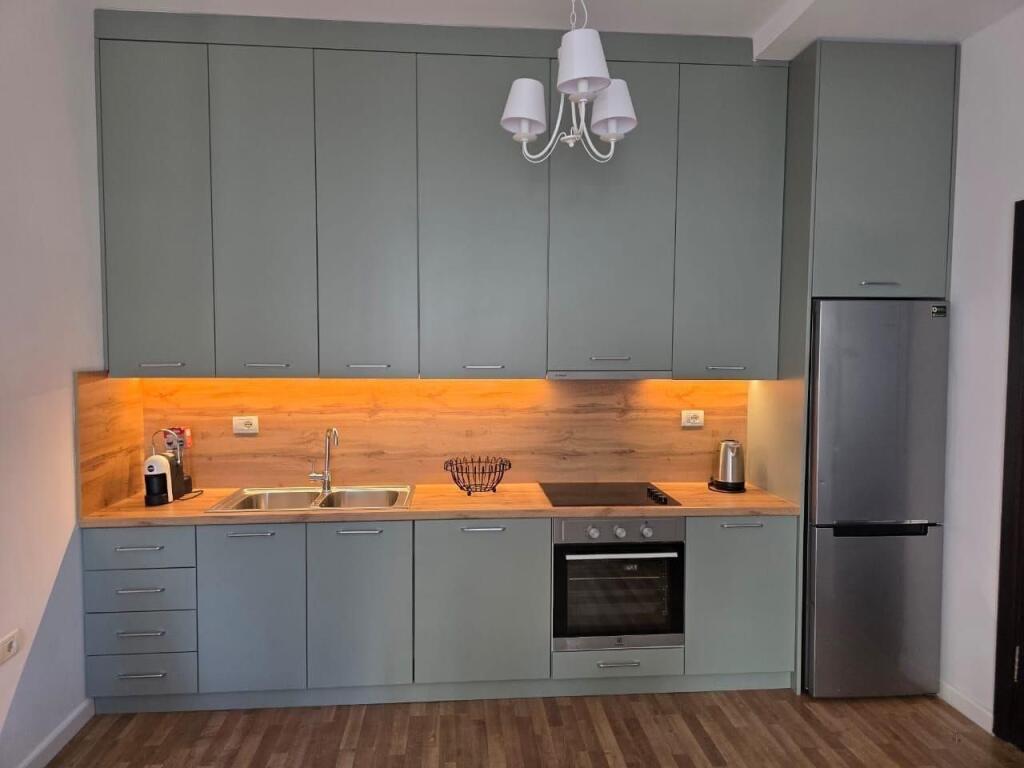 APARTAMENT ME QERA 1+1 RRUGA E KAVAJES 55.000 LEKE