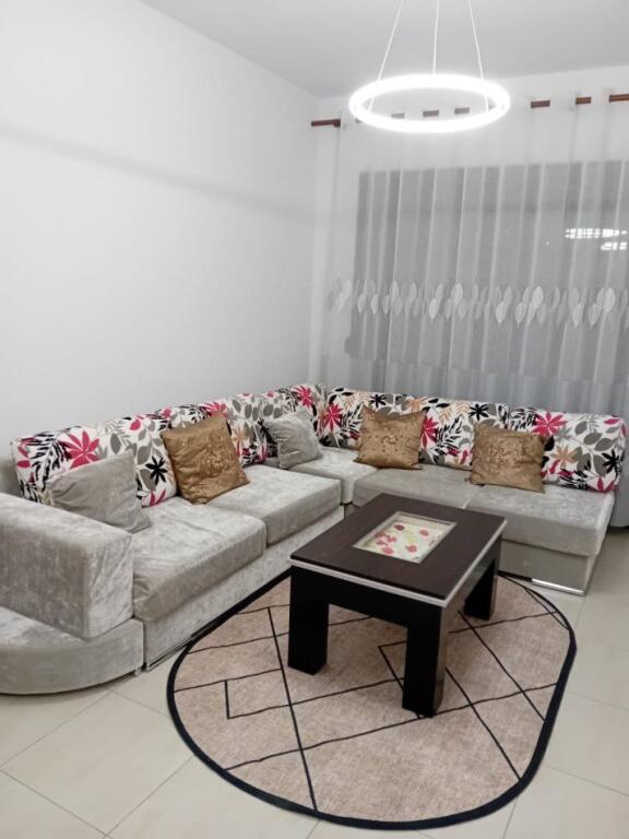 Appartamento 1+1+1 con Balcone in Affitto