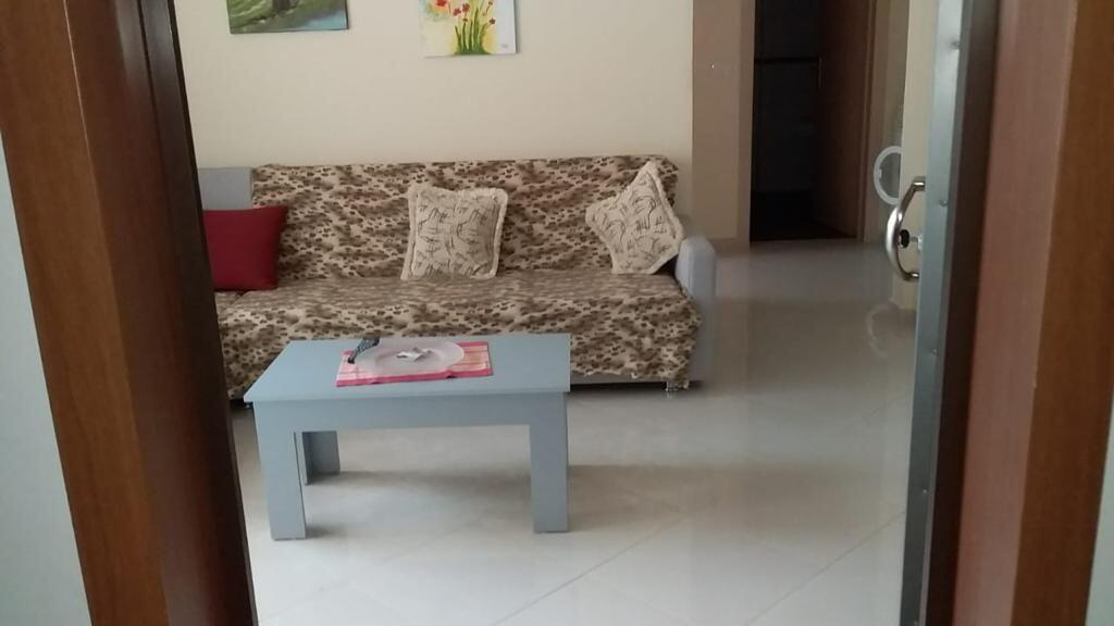 Shitet apartament prane liqenit te Pogradecit