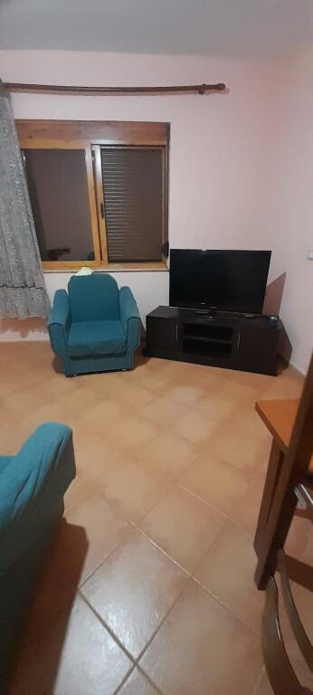 Shtepi 1+1 me qera prapa Asllan Rusi ,Zogu i zi 35,000 lekë