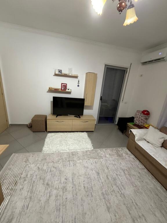 Astir,jepet me qira apartament 1+1! 40.000 Leke