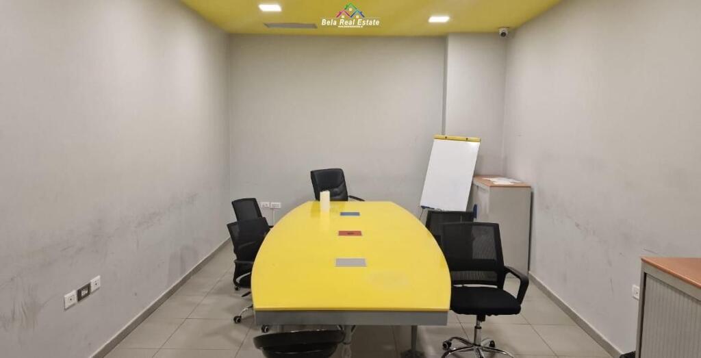 Zyre me qera tek Rruga e Kavajes (ID BZ27100) Tirane