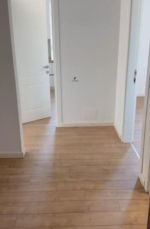 UFFICIO IN AFFITTO 100 M2 VIA DIBRA 75.000 LEKE