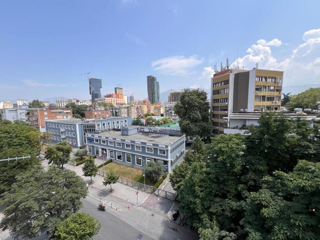 Shop for sale in Myslym Shyr by the road