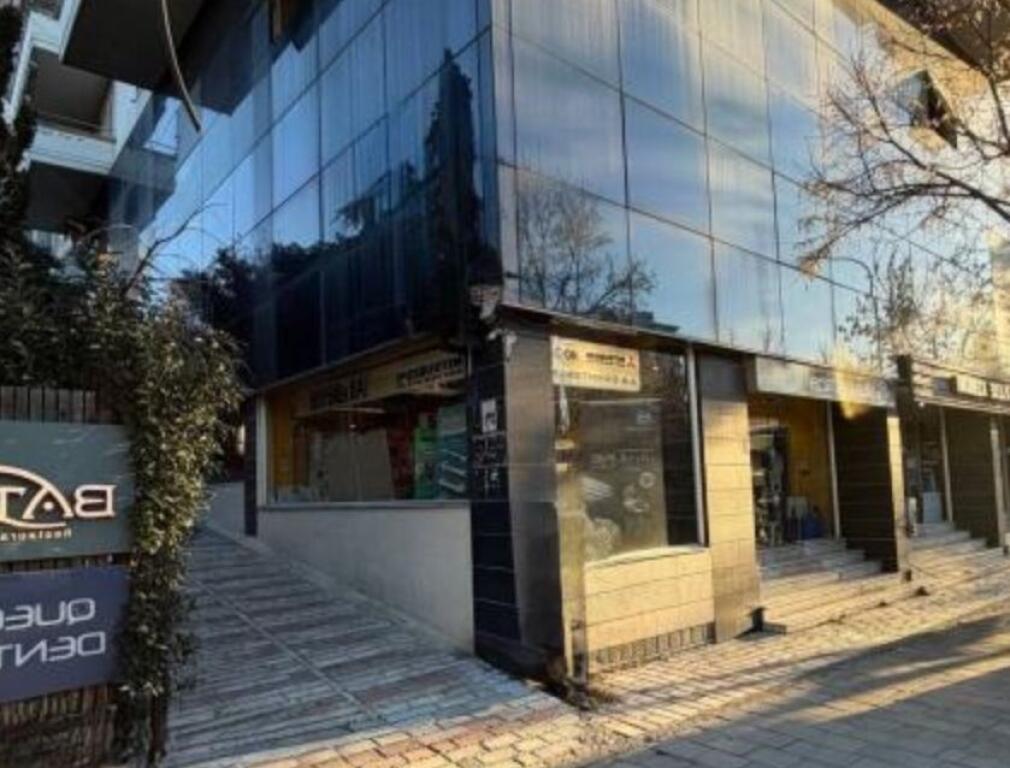 UNITÀ COMMERCIALE IN AFFITTO – BLV. JEANNE D’ARC