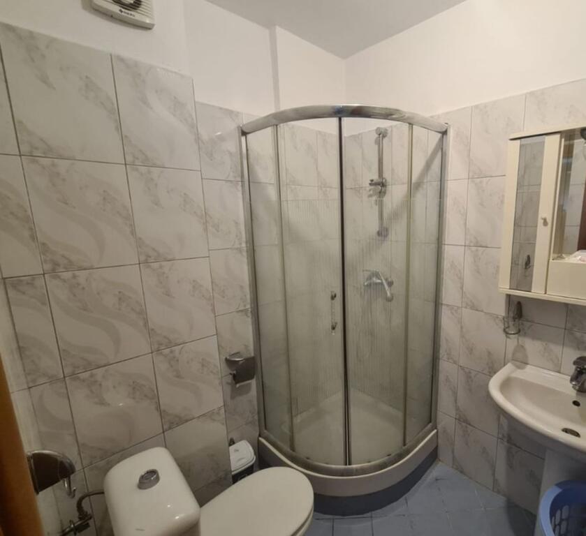 ✨ In Affitto – Appartamento 2+1+2 con Pianta Aperta a 21 Dhjetori