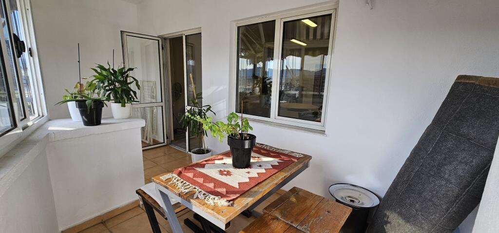 Jepet me qira penthhouse , Bllok