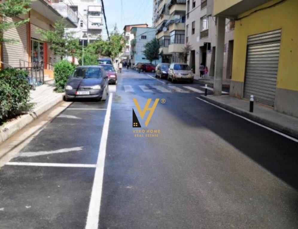 LOCALE COMMERCIALE IN AFFITTO 44 M2 VIA HIM KOLLI 70.000 LEKE