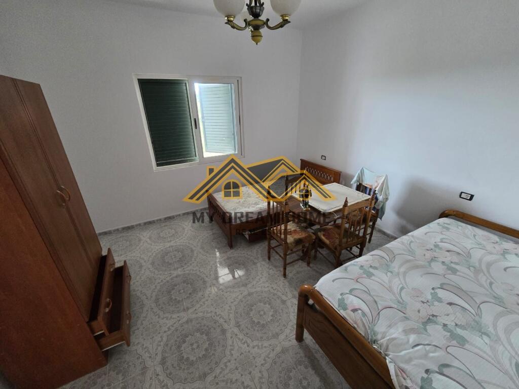 Shitet Vile Private Gjiri i Lalzit