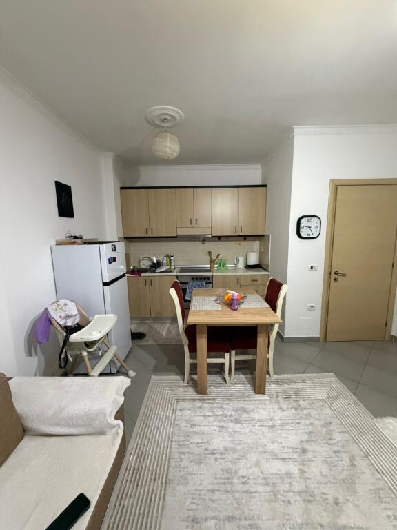 Astir,jepet me qira apartament 1+1! 40.000 Leke