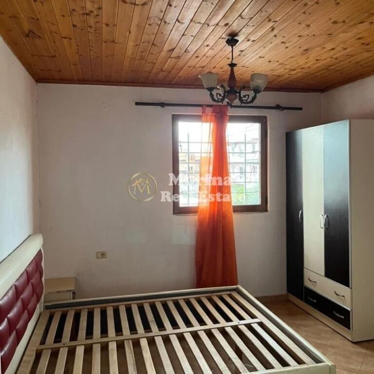 Rent | Private house 3 + 1  | 5 Maji  |  300 €/month
