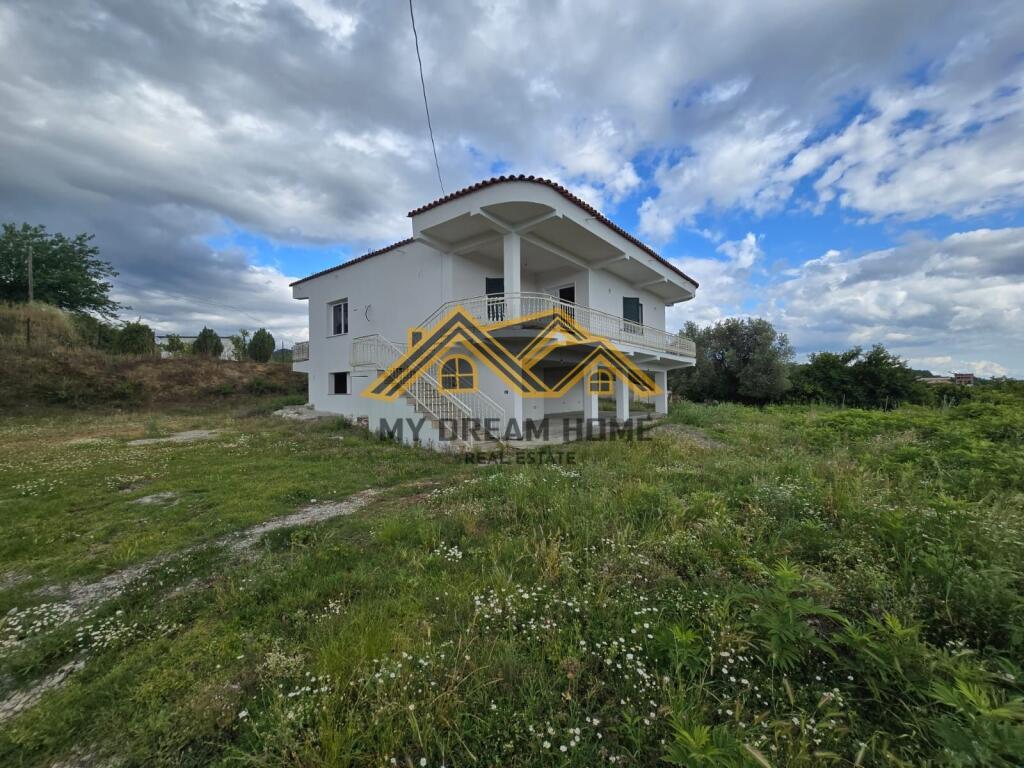 Shitet Vile Private Gjiri i Lalzit