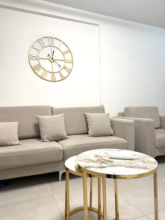 APARTAMENT 2+1 ME QIRA NE RRUGEN MYSLYM SHYRI