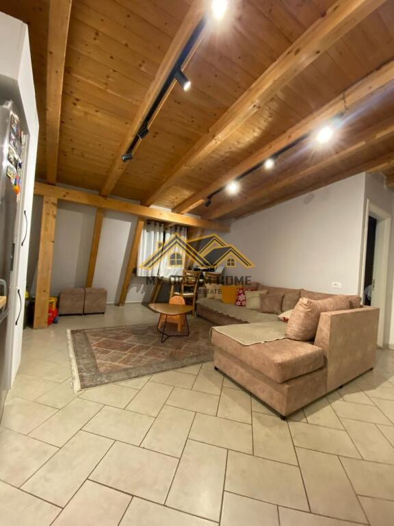 SHITET APARTAMENT 2+1 PRAN SHKOLLES ITALIANE DURRES!