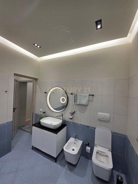 VILLA UNICA SU 3 PIANI IN VENDITA A 4 RRUGET, SHIJAK DURRES