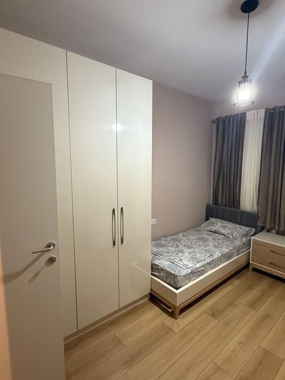 Jepet me qera apartament 2+1+2 Zogu i Zi