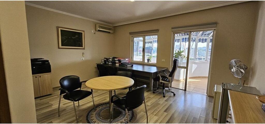 Penthouse - Për Qira - Blloku, Tiranë