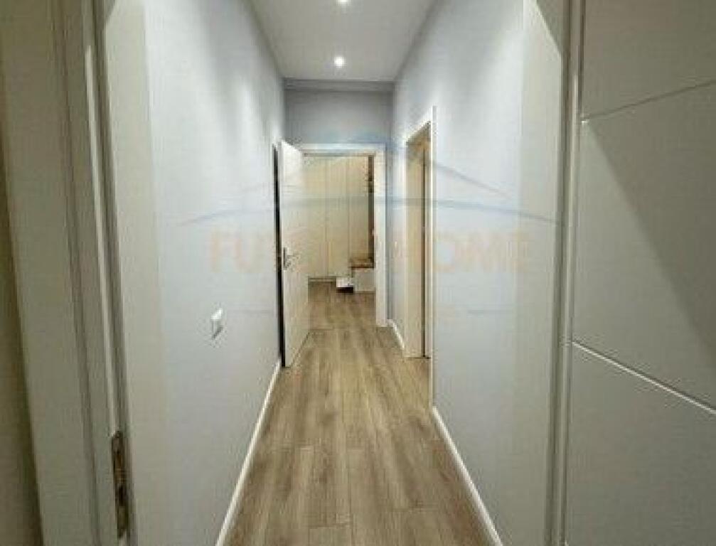 Shitet, Apartament 2+1+2+Garazh, Selitë (Shumë pranë Rezidencës Euro 3D)
