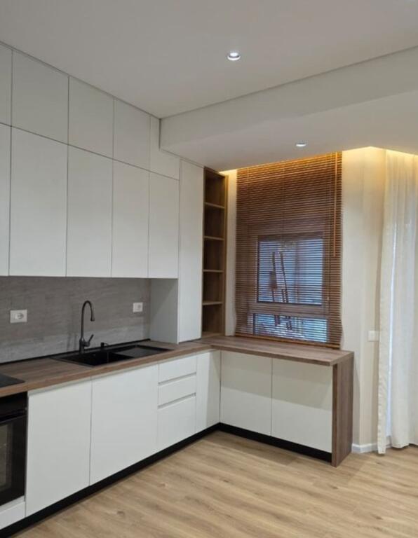 🌟 Jepet me Qira – Apartament 1+1 me Parkim në Ali Demi (Rezidenca Kadiu)