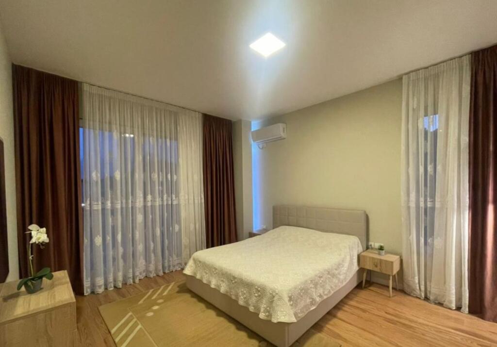 🌟 Jepet me Qira – Vilë e Mobiluar me Oborr në Prush, Tirane