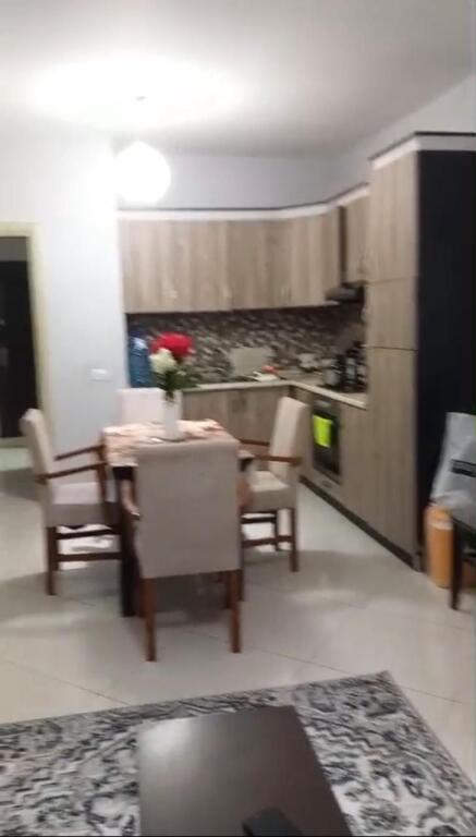 Apartament me qera 2+1 - 📍Yzberisht, përballë KMY