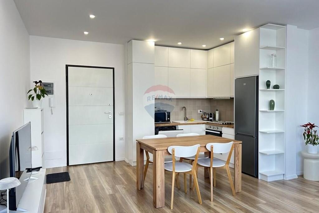 Apartament 1+1 me qira tek shkolla Baletit!