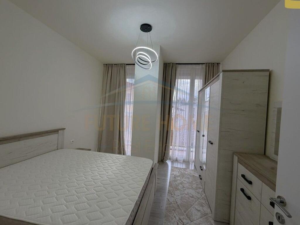 Shitet, Apartament 1+1+Post Parkimi, Rrugën Riza Cerova