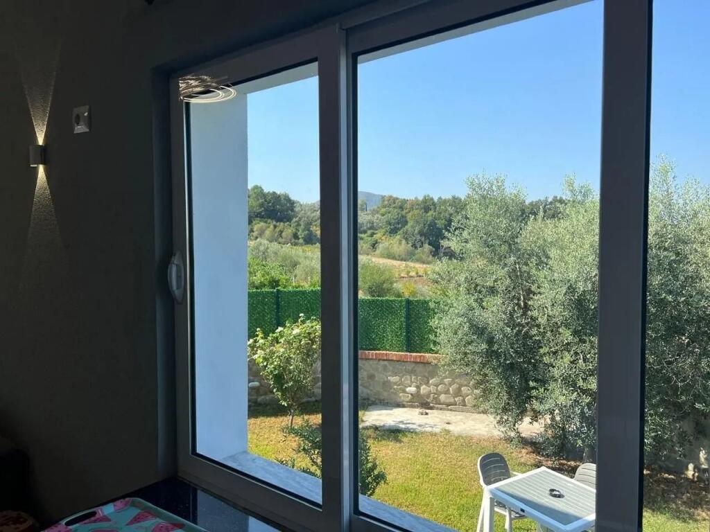 🏡 VILË 3-KATËSHE ME QIRA – LUNDËR, pranë TEG​