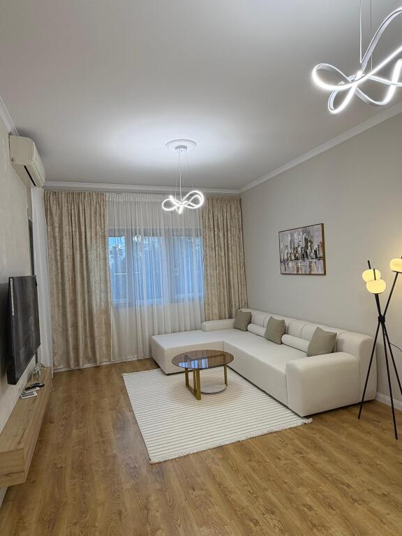 Shitet Apartament - Astir, Vila L