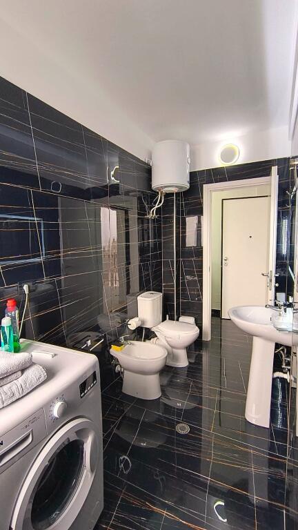 Apartament modern buzë detit pranë Vlorës