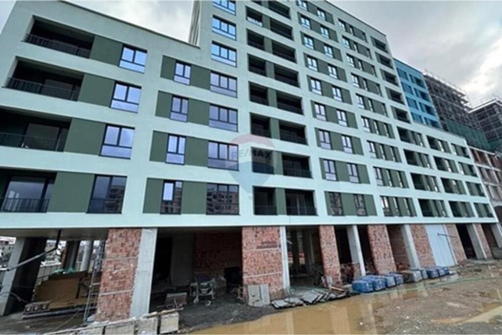 Shitet Apartament 3+1+2 në Porcelan !