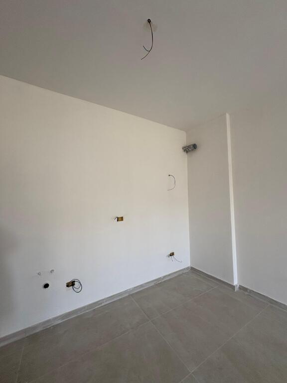 🔑 Shitet apartament 1+1 në Golem – vetëm 1000€/m² Residenca Eon