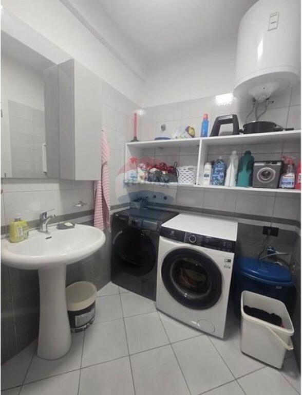 Shitet Apartament 3+1+2 në Astir