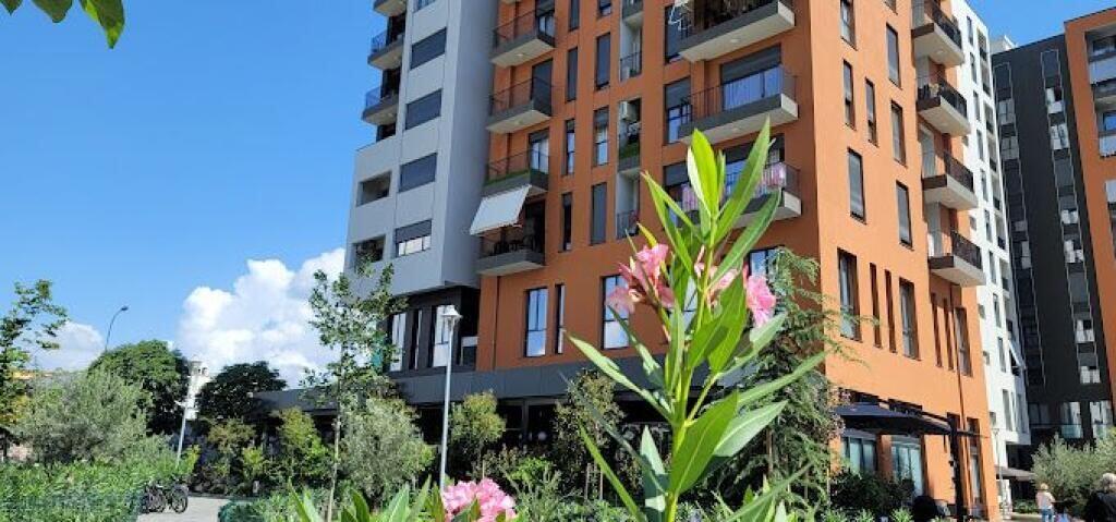 ZYRE ME QERA 100 M2 KONGRESI MANASTIRIT 75.000 LEKE