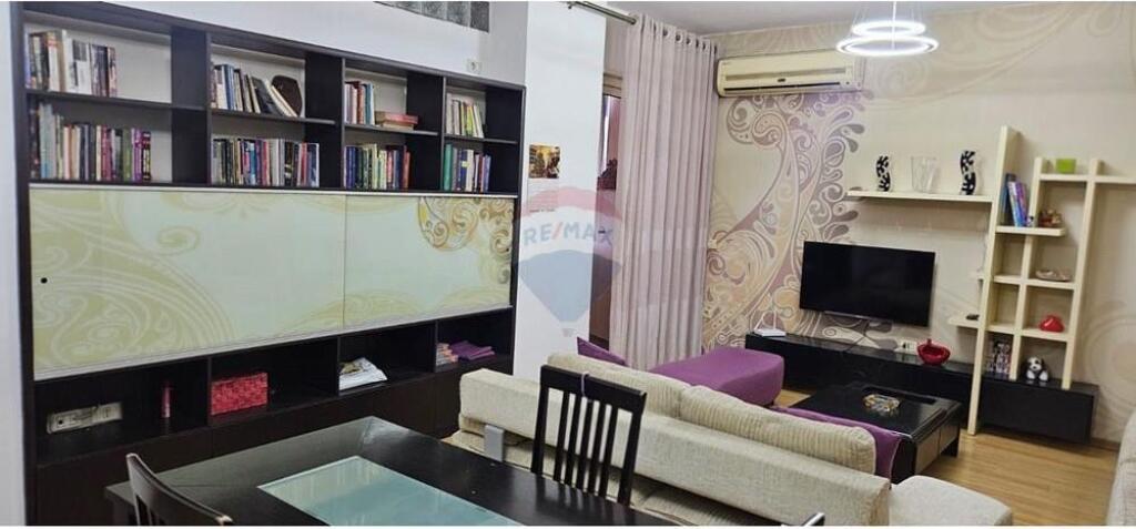 Apartment for rent 2+1 at Pazari i Ri