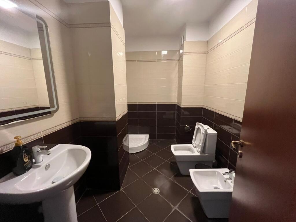 Jepet Ambient Biznesi me Qira – Stadiumi Dinamo (Rr. Sulejman Delvina)