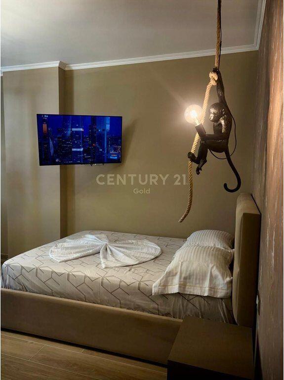 Dy Super Studio Moderne ne Myslym Shyr per shitje, Ideal për Airbnb !