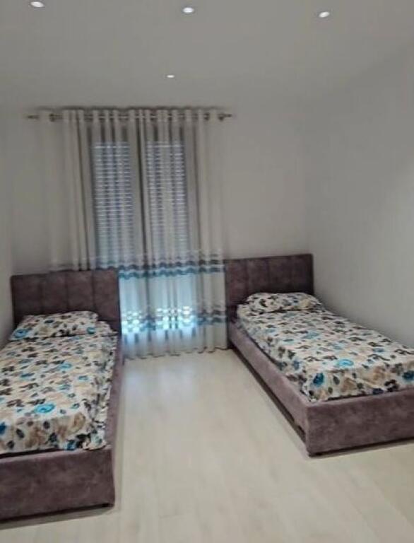Apartament 2+1 ME QIRA në Kompleksi Zirkon