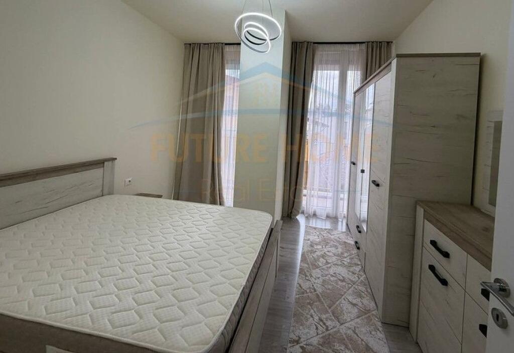 Shitet, Apartament 1+1+Post Parkimi, Rrugën Riza Cerova