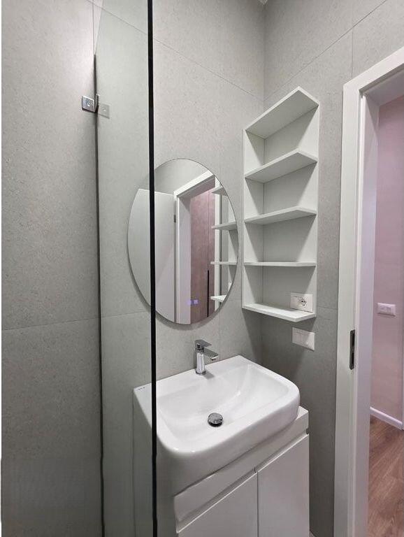 APARTAMENT 1+1+Post Parkimi ME QIRA TEK REZIDENCA KADIU 600 € /Muaj