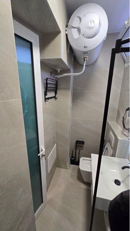 Shiten, 3-Garsoniere, Rruga Mine Peza, Tiranë.